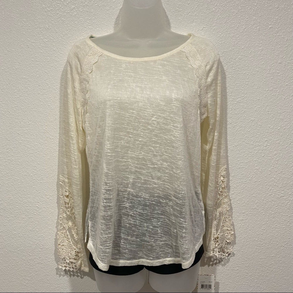 NWT love on a hanger cream knit crochet lace long sleeve blouse top shirt